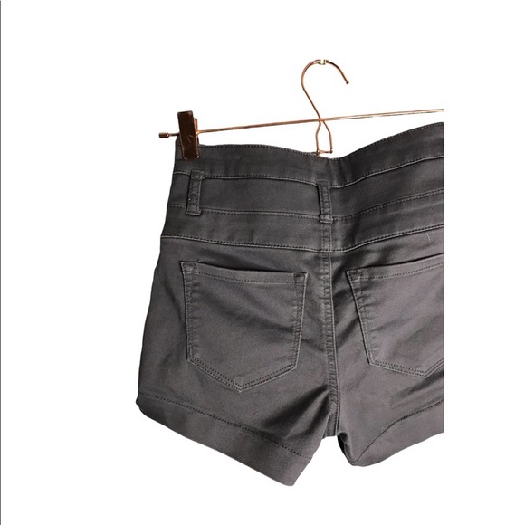 Refuge | High Rise Pin up vibe Triple Button Up Shorts gray - Picture 4 of 8